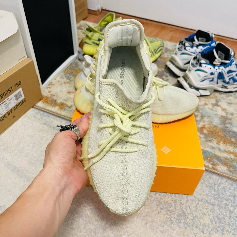 EUC Men’s Size 9 (Euro Sz 42.5) Adidas X Yeezy Boost 350 V2 Sneakers In Butter - Picture 12 of 15